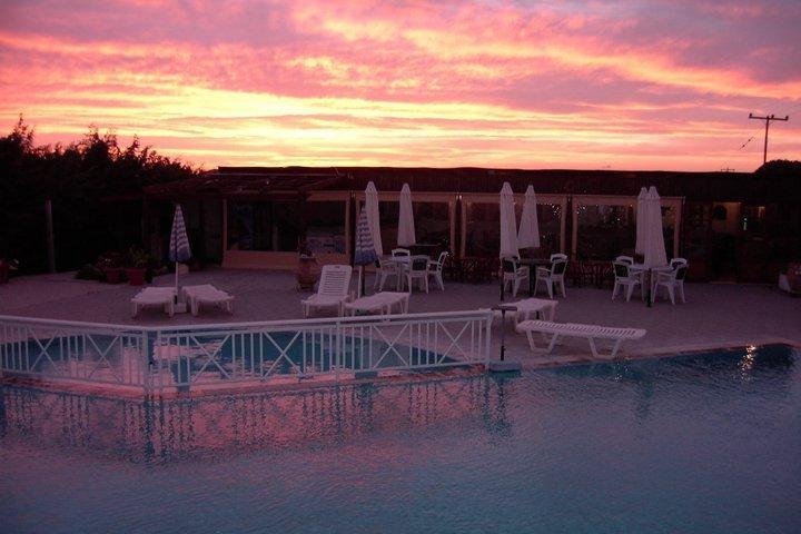Alkmini Hotel Theologos  Bagian luar foto